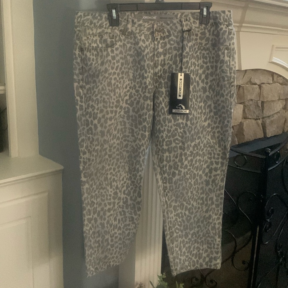 Brand New Jordache Women’s Capri Jeans